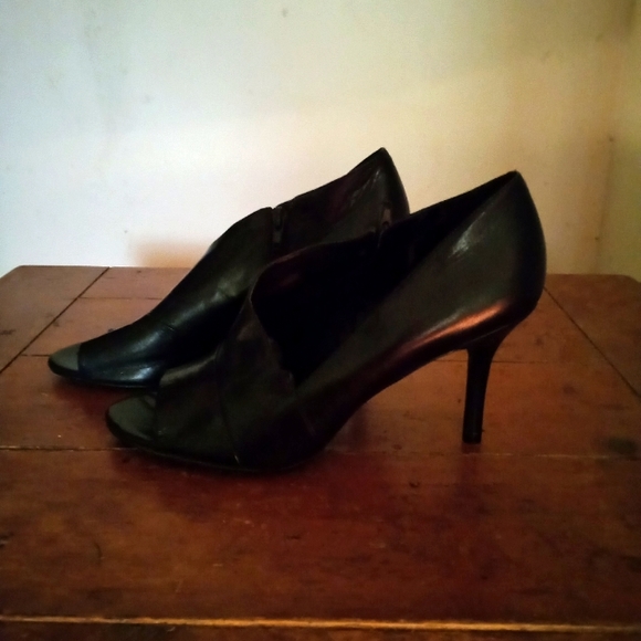 NINE WEST - Picture 7 of 8